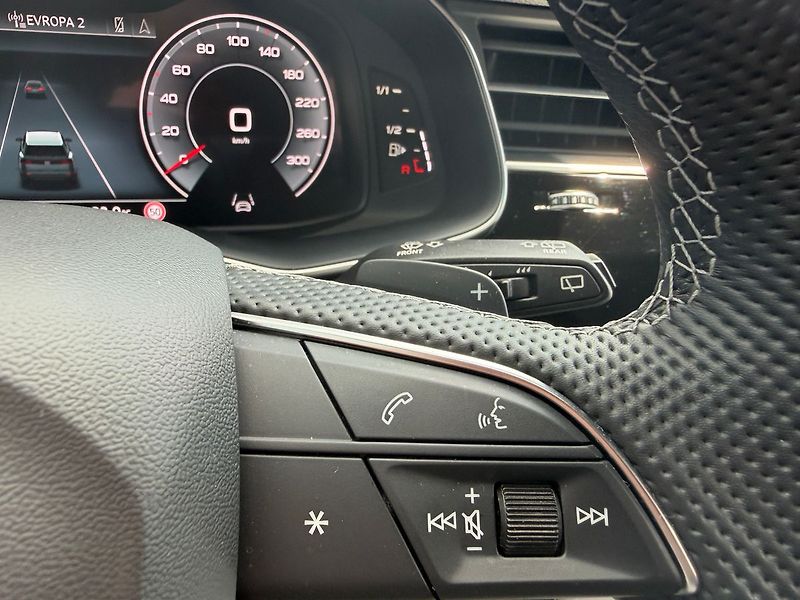 Audi Q8 S-line  50TDI 210kW webasto - fotka 10 z 25