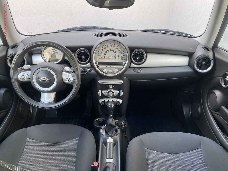 Mini Cooper (2008) 1.6D, AT, AC, temp - fotka 8 z 15