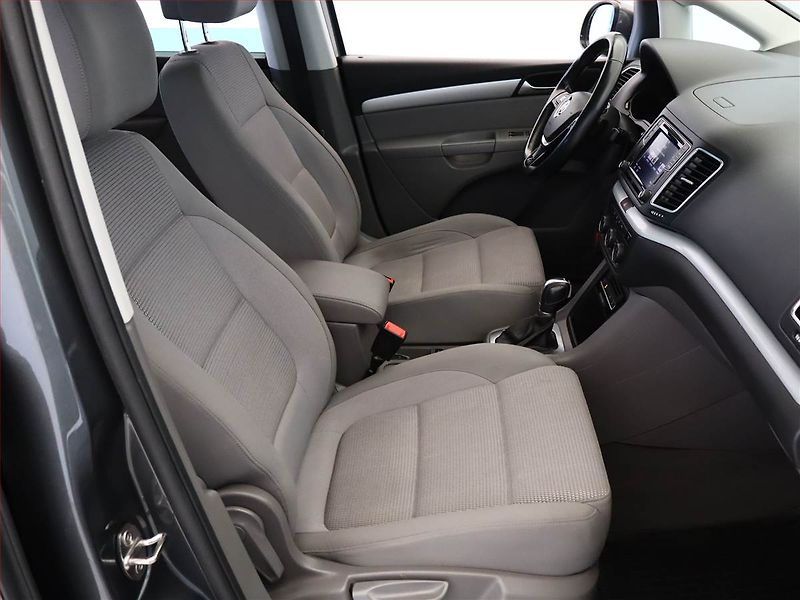 Volkswagen Golf (2017) 1.6 TDI, Navi, Tempomat - fotka 9 z 17