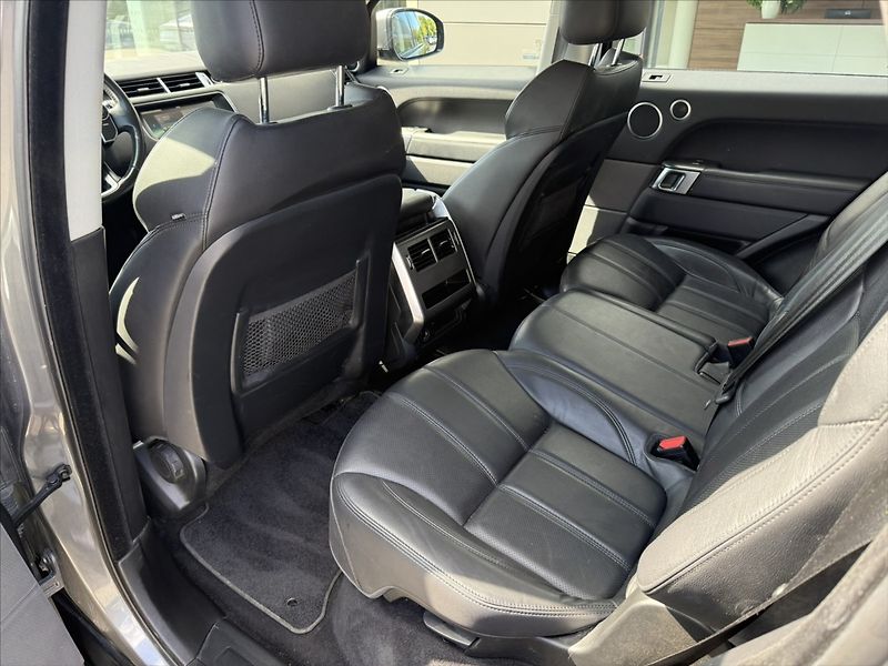 Land Rover Range Rover Sport 3,0 SE SDV6 - fotka 15 z 26