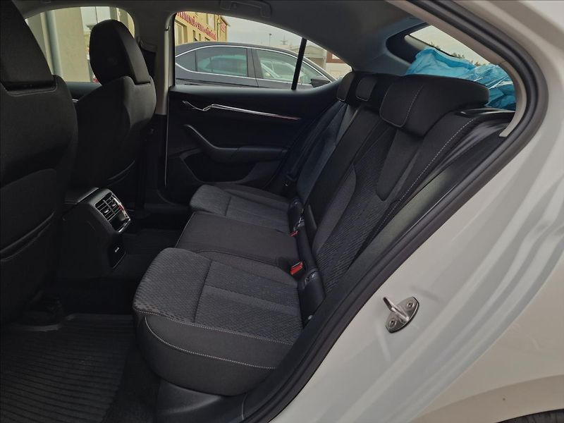 Škoda Octavia 2.0 TDI 110kW Style,ČR,1.Maj. - fotka 17 z 50