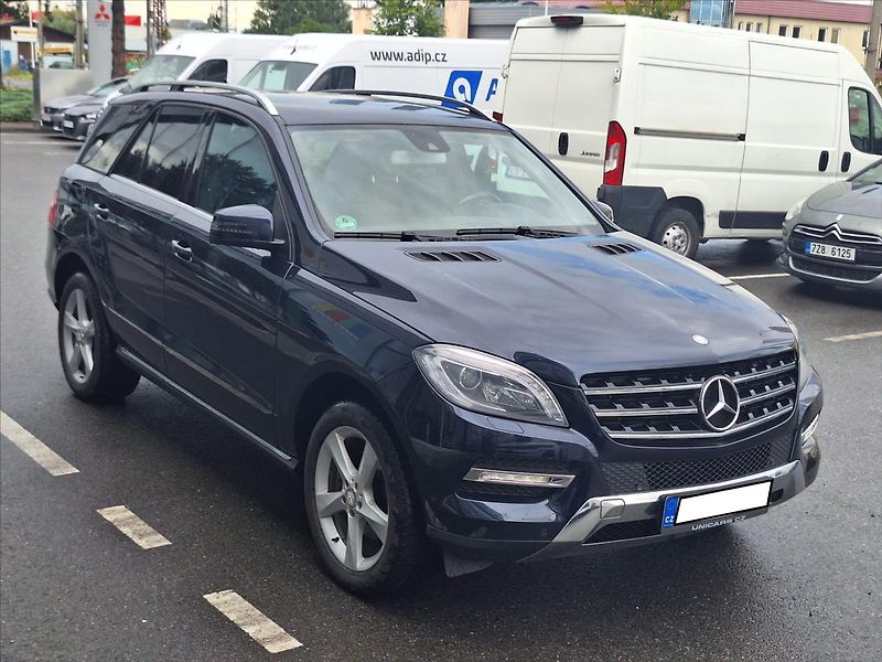 Mercedes-Benz Třídy M 3,0 Bluetec 4Matic  ML 350 ČR - fotka 3 z 16