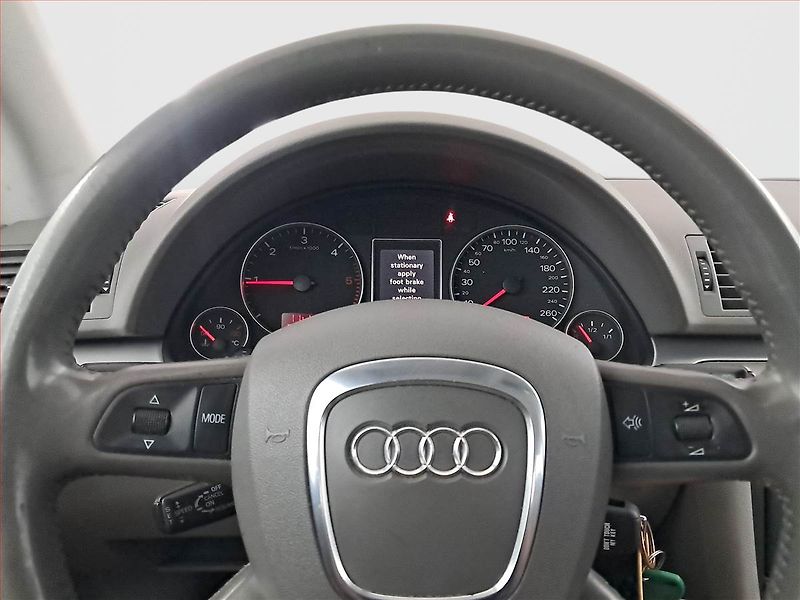 Audi A4 (2005) 2.0 TDI, Automat, nová STK - fotka 17 z 17