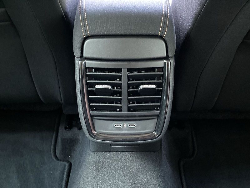 Škoda Scala (2025) 1.5 TSI Top Selection - fotka 26 z 33