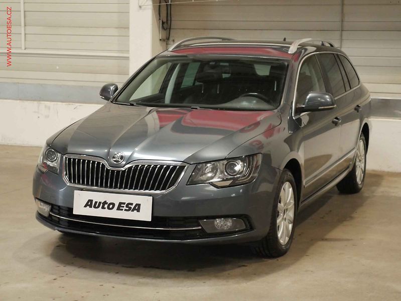 Škoda Superb (2014) 2.0TDi, 1.maj, Navi, xenon - fotka 3 z 19