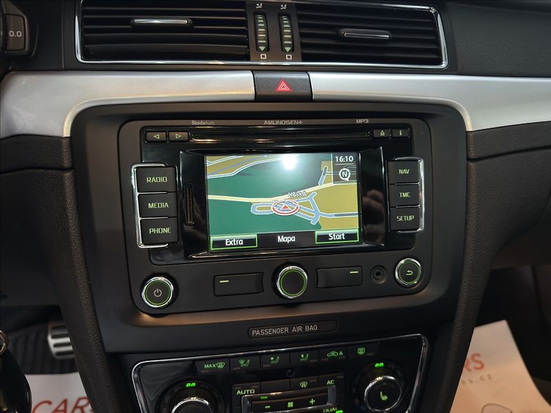 Škoda Superb 2,0   TSI DSG 147kW ELEG PANO - fotka 17 z 41