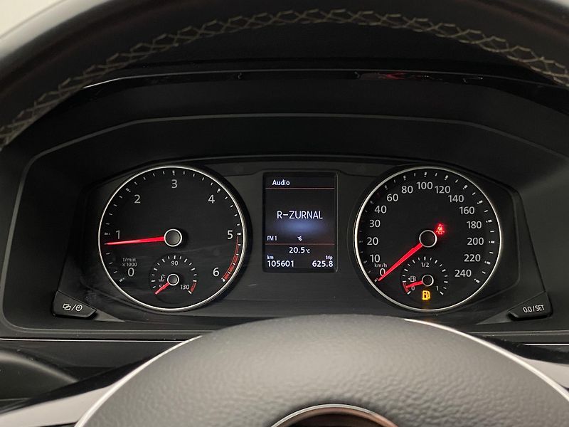 Volkswagen Multivan PANAMERICANA 2.0TDI DSG 7míst - fotka 23 z 45