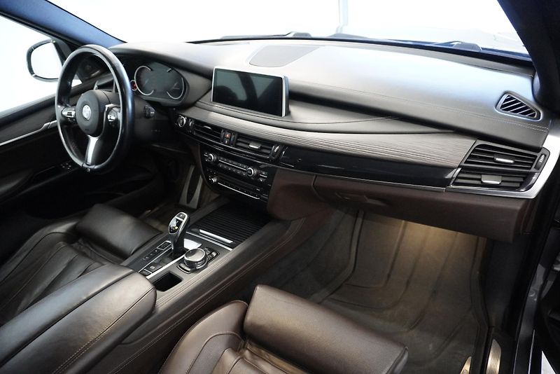 BMW X5 (2015) M50D SUV XDRIVE STEPTRONIC - fotka 40 z 42
