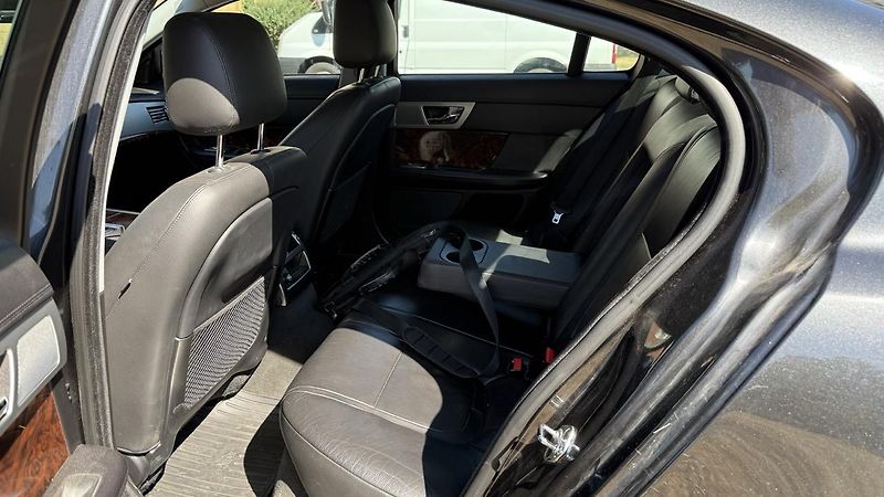 Jaguar XF (2012) 3.0D, X250 Facelift - fotka 14 z 18