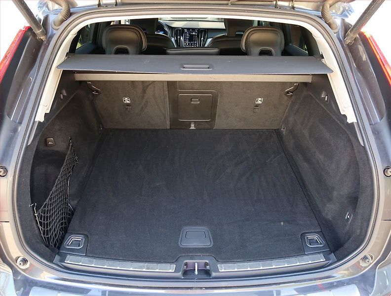 Volvo XC60 (2022) Inscription B5 AWD - fotka 14 z 24