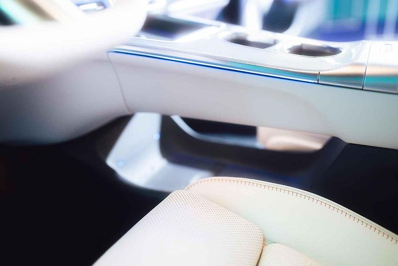 Mercedes-Benz letos odstartoval novou éru jako globální partner ženského tenisu (WTA). Své ambice v tomto sportu nyní potvrzuje i v České republice, kde v rámci ostravského turnaje představuje dvě klíčové novinky: novou generaci modelů GLB a GLC.