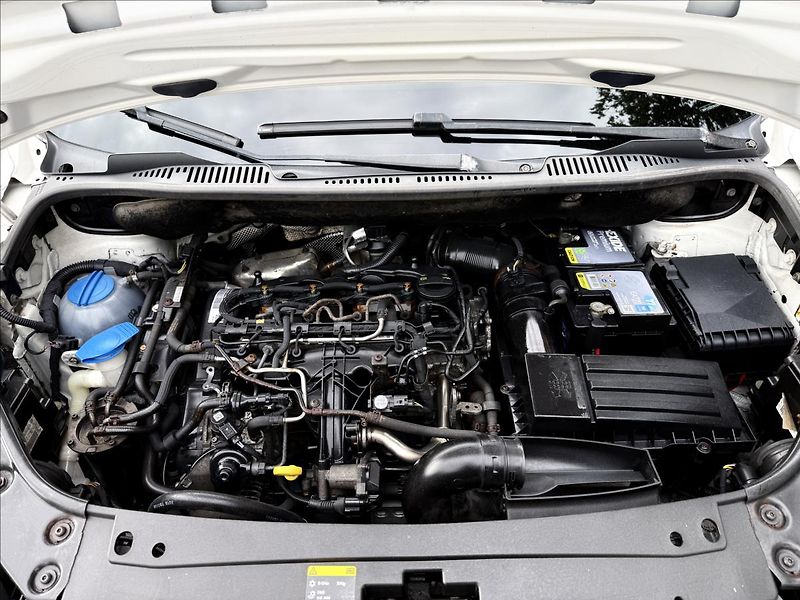 Volkswagen Caddy 2,0 TDi MAXI - fotka 20 z 32