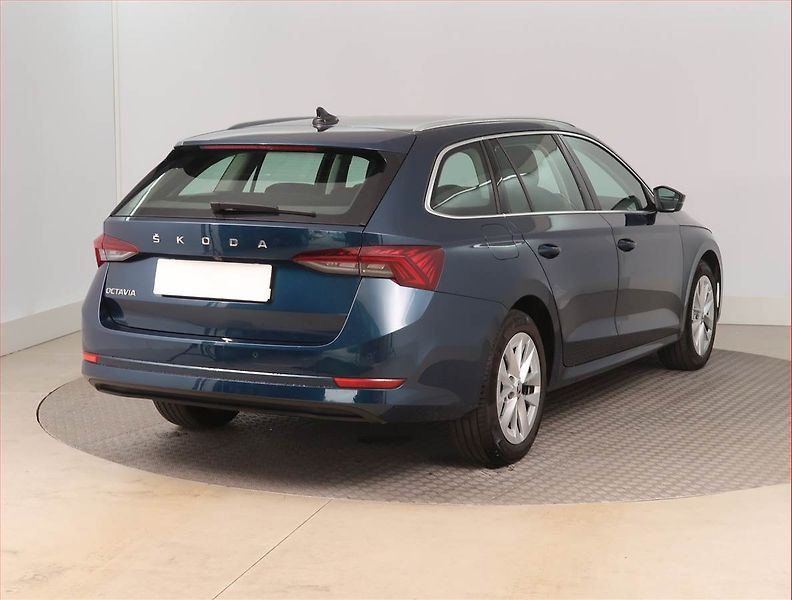 Škoda Octavia (2022) 2.0 TDI - fotka 5 z 15