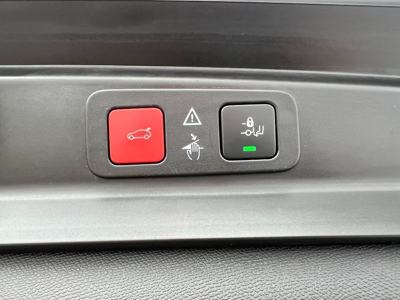 Peugeot 5008 (2022) 1.2PT 96kW! Allure! Tažné! LED - fotka 12 z 42