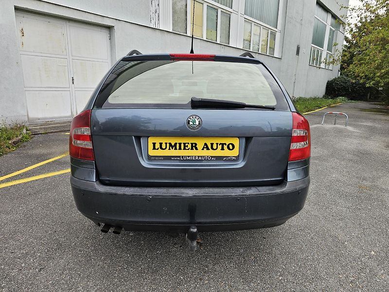 Škoda Octavia (2006) 2 2.0FSI 4X4 TAŽNÉ  - fotka 4 z 18