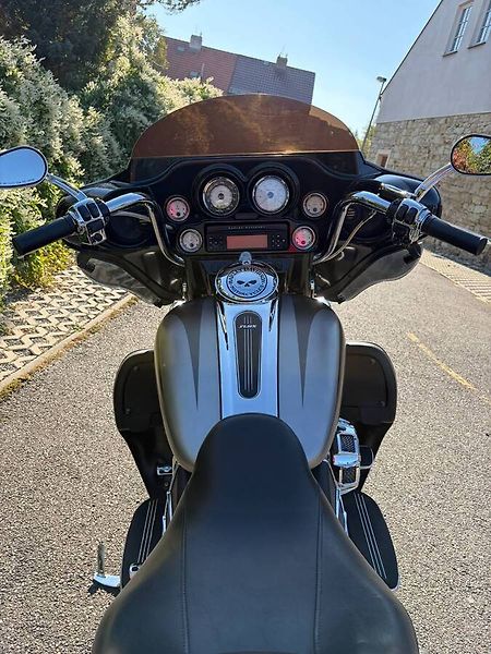 Harley-Davidson FLHX Street Glide (2012) - fotka 9 z 17