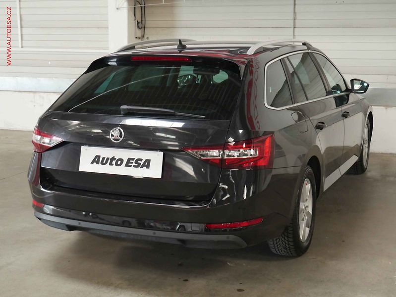 Škoda Superb (2018) 2.0 TDi 4x4, DSG, navi, bixen - fotka 6 z 22