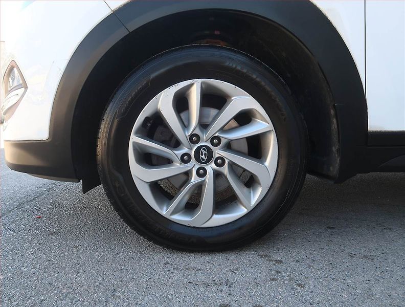 Hyundai Tucson (2016) 1.6 GDI, Serv.kniha, Tempomat - fotka 14 z 16