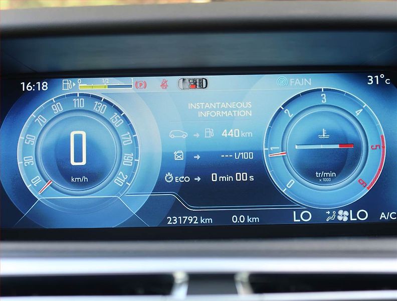 Citroën C4 Picasso (2014) 1.6 HDi, Serv.kniha, Navi - fotka 11 z 16