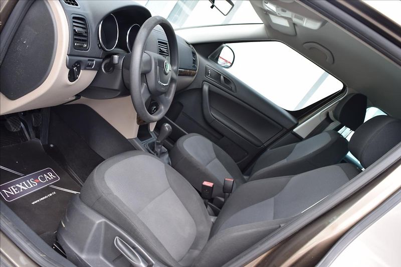 Škoda Yeti 1,2 TSI 77KW PO SERVISE - fotka 15 z 45