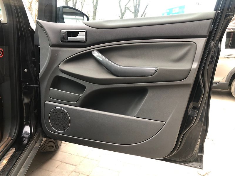 Ford Kuga (2010) 2.0TDCi 4x4 - fotka 14 z 33