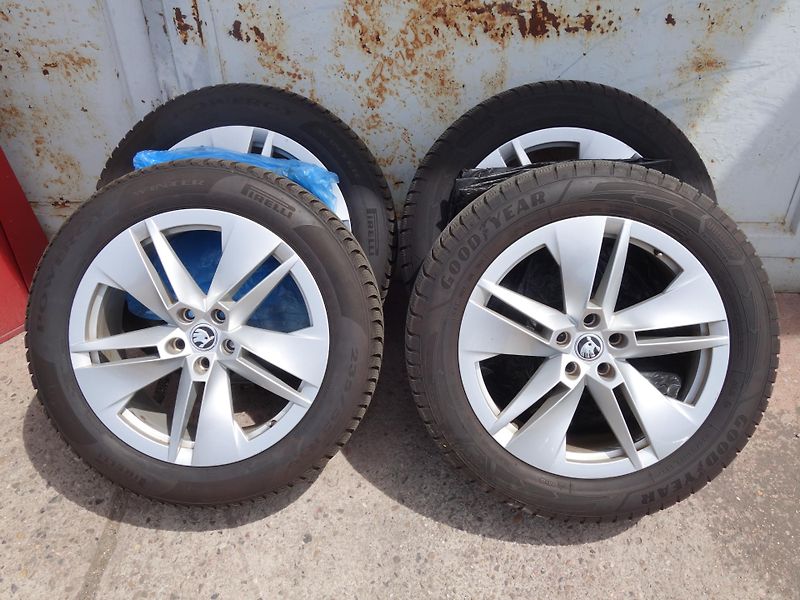 Škoda Enyaq (2021) iV60 Sport Line, SoH 91,8%,DPH - fotka 28 z 28