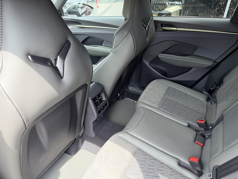 Cupra Terramar (2026) 2.0TSI 150kW 4WD TRIBE TZ R20! - fotka 22 z 45