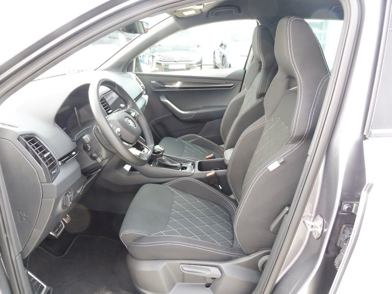 Škoda Karoq (2024) SportLine 2,0 TDI 110kW DSG 4x - fotka 7 z 29