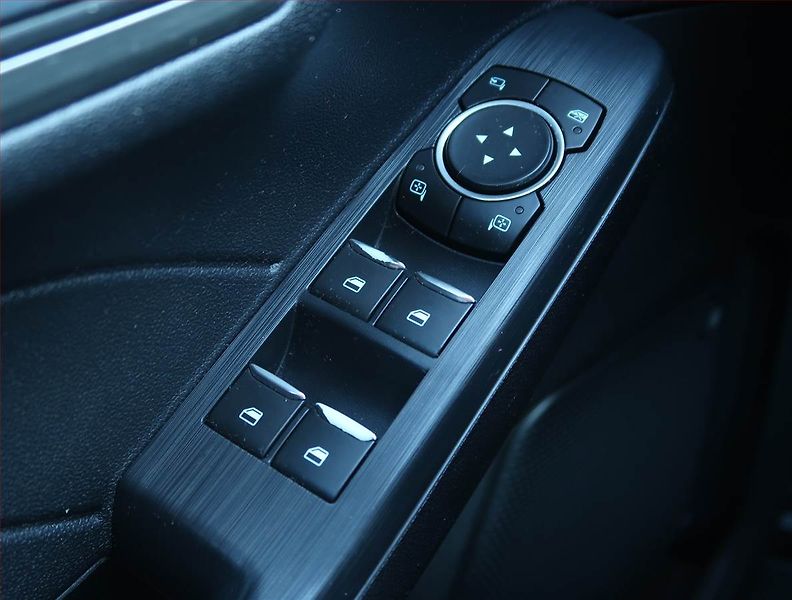 Ford Kuga (2022) Titanium 2.5 Plug-in Hybrid - fotka 16 z 23
