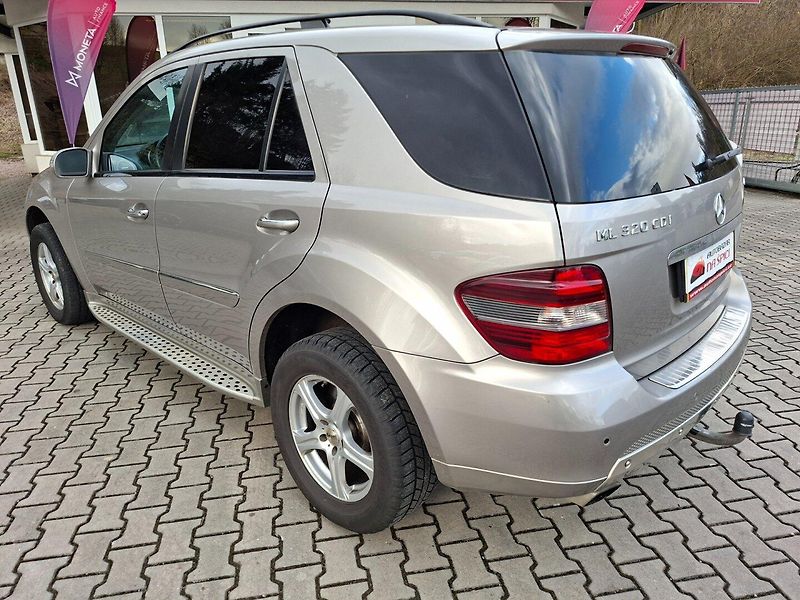 Mercedes-Benz Třídy M (2007) 320CDI 165kW 4MATIC - fotka 9 z 35