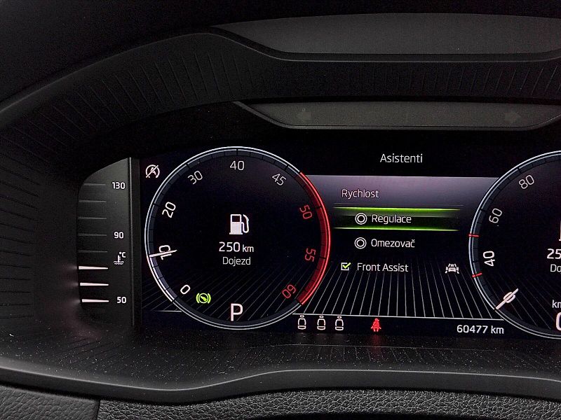 Škoda Karoq (2023) Style Plus 2,0 Tdi 110 Kw 4x4 - fotka 8 z 36