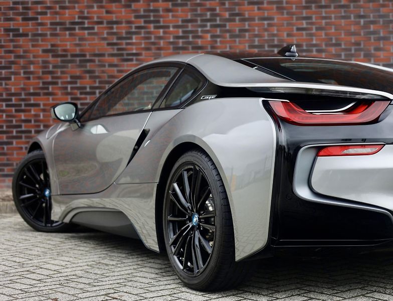 BMW i8 (2018) xdrive Laser - fotka 4 z 44