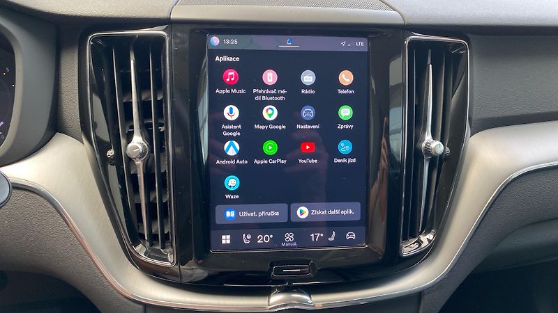 Volvo XC60 CORE, B4 AWD, 145+10 kW / 197+ - fotka 16 z 35