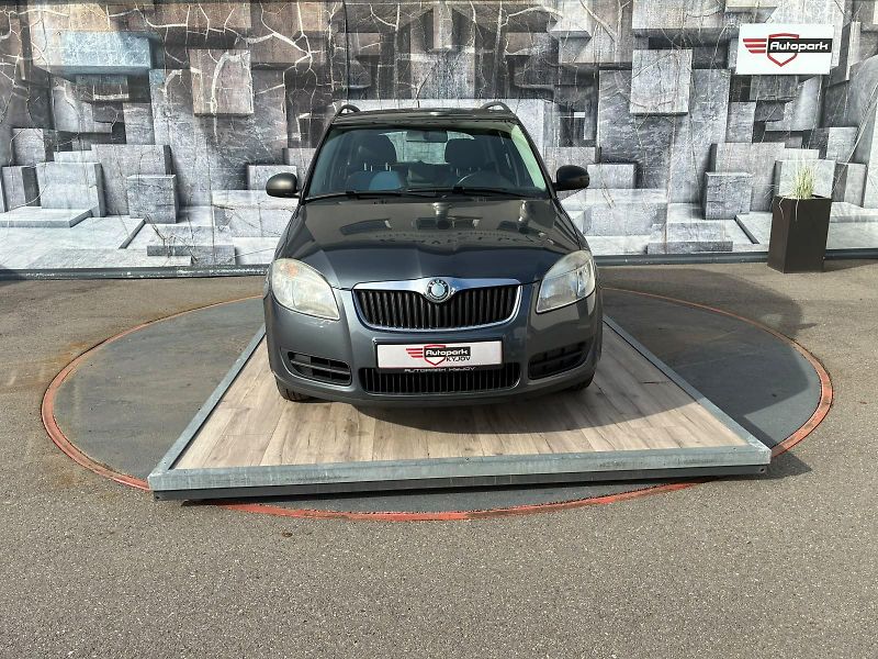 Škoda Fabia (2009) 1.2HTP, 51KW - fotka 2 z 18