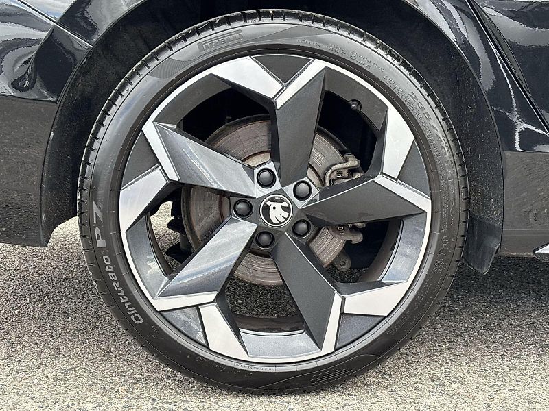 Škoda Superb (2025) Combi 2.0 TSI DSG Sportline - fotka 30 z 33
