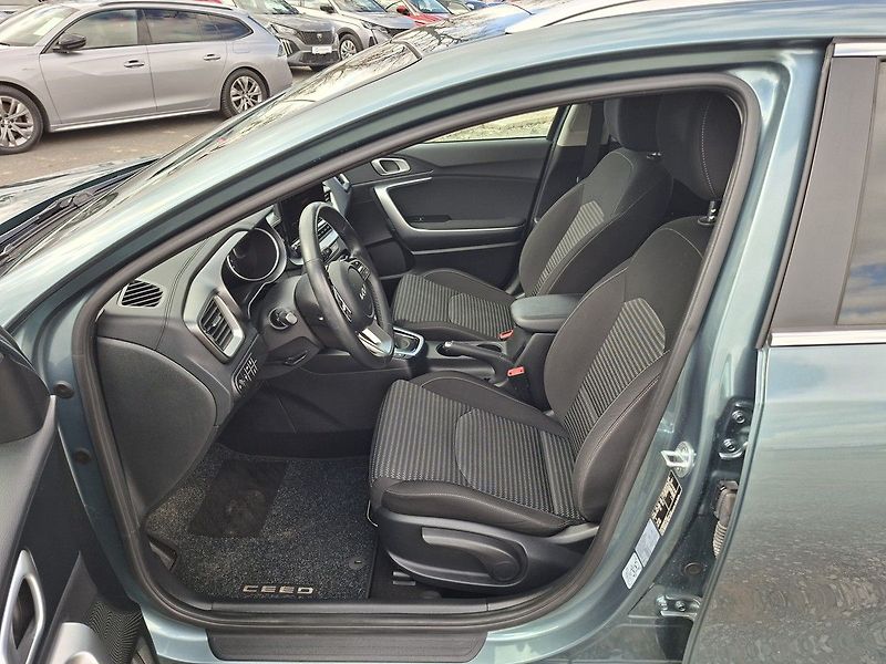 Kia Ceed SW 1.5 T-GDI 117kW 7DCT - fotka 12 z 25