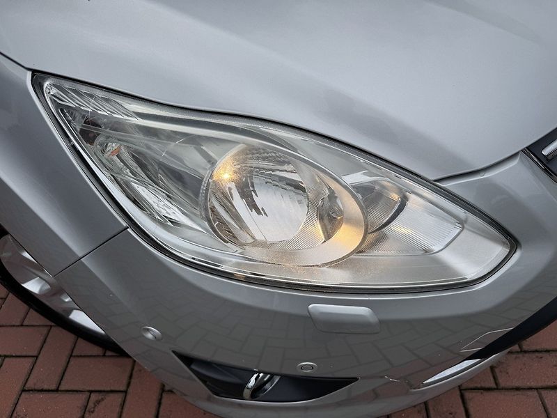 Ford C-MAX (2010) 1.6i Ti-VCT Digi Klima Výhřevy - fotka 32 z 44