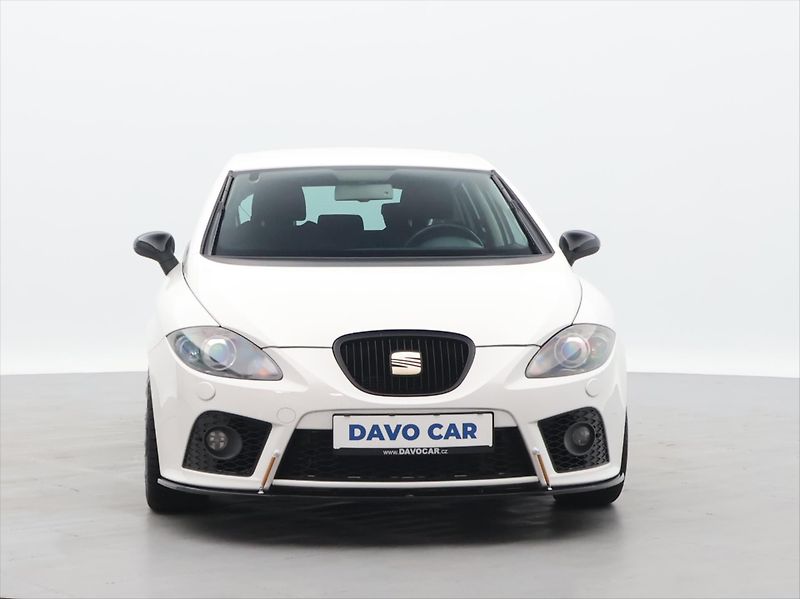 Seat Leon 2,0 TFSI 180kW FR - fotka 2 z 30