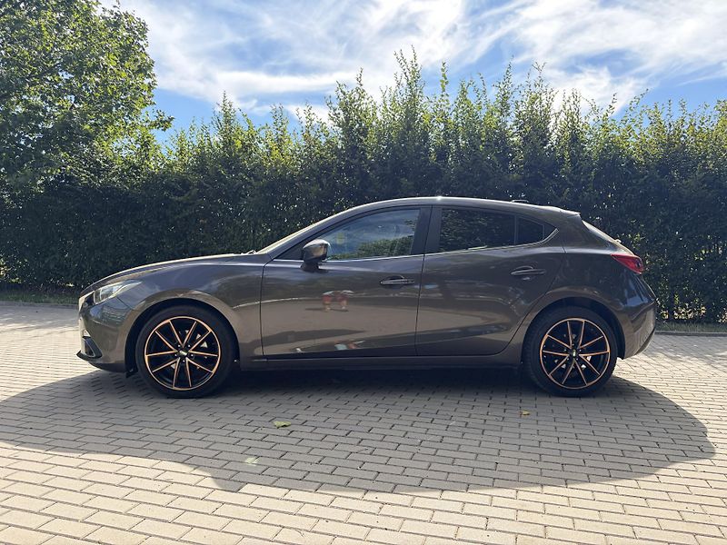 Mazda 3 2.0 121kw Center-Line - fotka 5 z 30