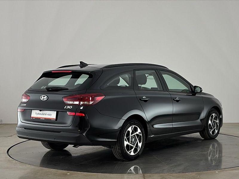 Hyundai i30 Smart DCT - fotka 2 z 26