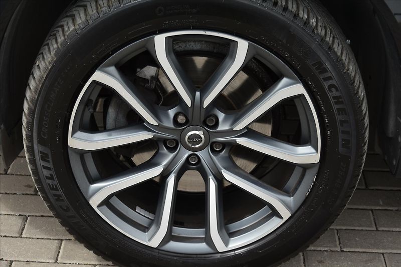 Volvo XC90 D5 AWD INSCRIPTION ČR - fotka 9 z 26