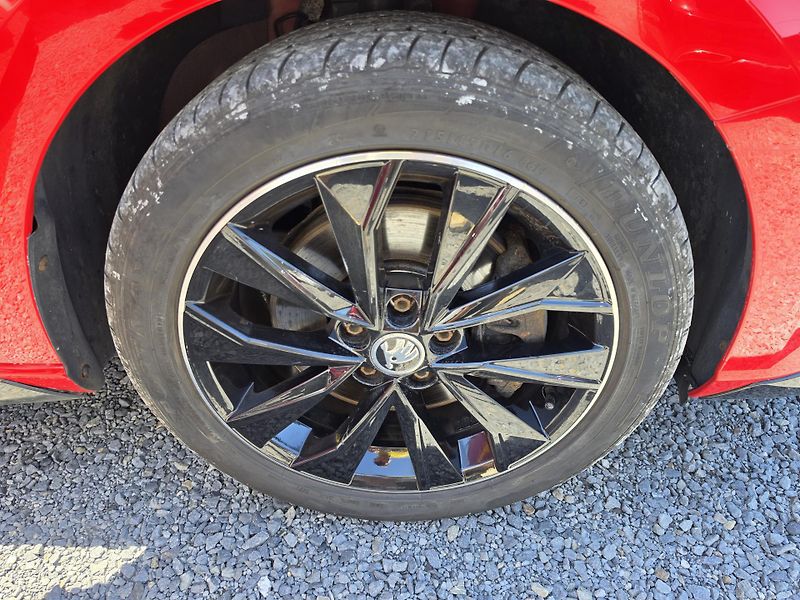 Škoda Fabia 1.2 TSI 81KW Monte Carlo Pano - fotka 6 z 26