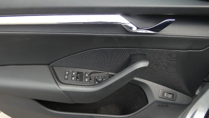 Škoda Octavia Combi 2.0 TDI Style - fotka 9 z 26