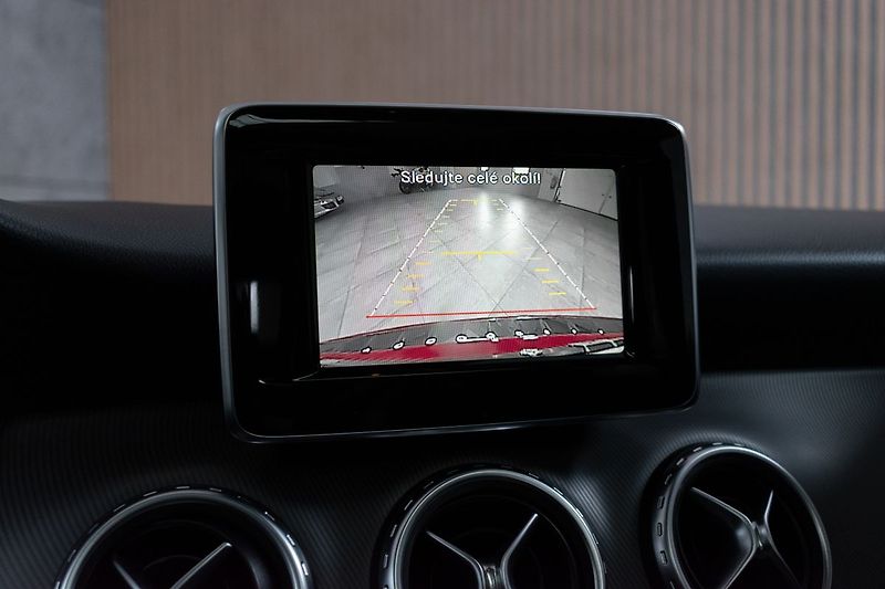 Mercedes-Benz GLA 220d 4MATIC*HARMAN*KAMERA*ČR 1 - fotka 29 z 41