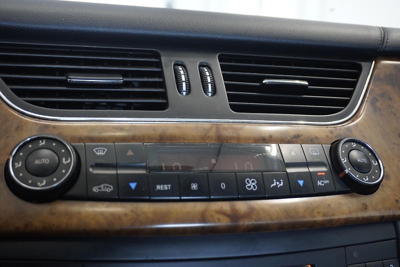 Mercedes-Benz CLS (2005) CLS350 3,5I AUTOMAT - fotka 18 z 31
