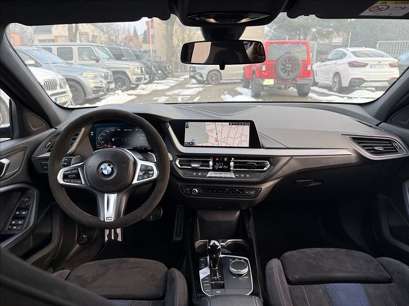 BMW Řada 1 M135i - fotka 16 z 23