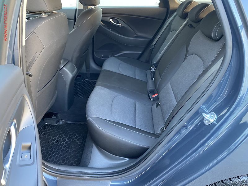 Hyundai i30 (2023) 1.5 T-GDi, ČR, Smart, LED - fotka 10 z 19