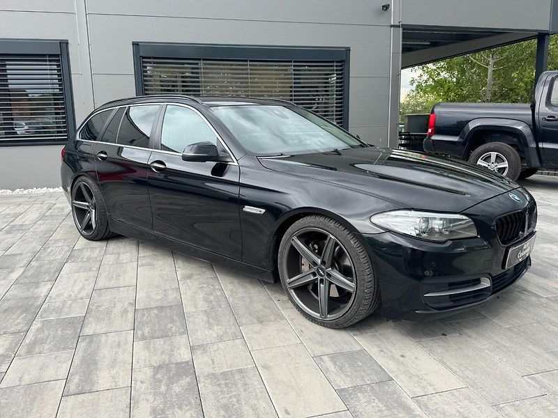 BMW Řada 5 (2014) 530d xDrive - fotka 3 z 32
