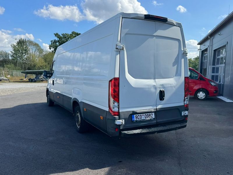 Iveco Daily (2018) 35S14 2.3 100kW - fotka 5 z 16