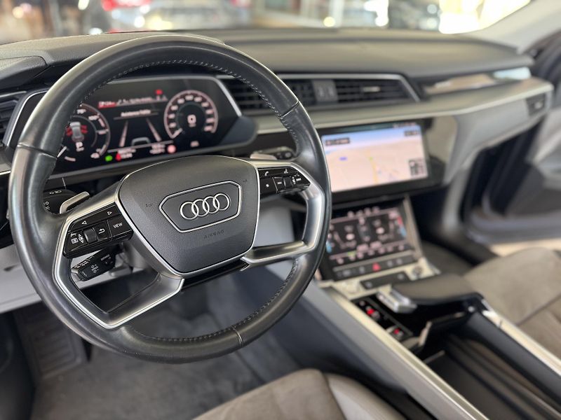 Audi e-tron 55 Quattro*300kW*REZERVACE! - fotka 10 z 35